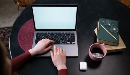 Menjelajah Jejak Publikasi Digital Lewat Perjalanan Panjang Platform Pengelola Konten Favorit Dunia