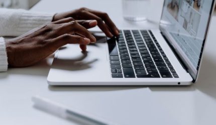Menjaga Kedaulatan Karya Digital Melalui Rumah Mandiri WordPress di Tengah Pasar Algoritma