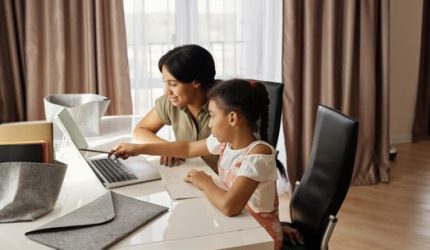 Seni Mendampingi Anak Belajar di Rumah Tanpa Drama dan Stres Berlebihan